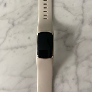 Fitbit Charge 5